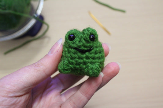 No-sew Tiny Frog